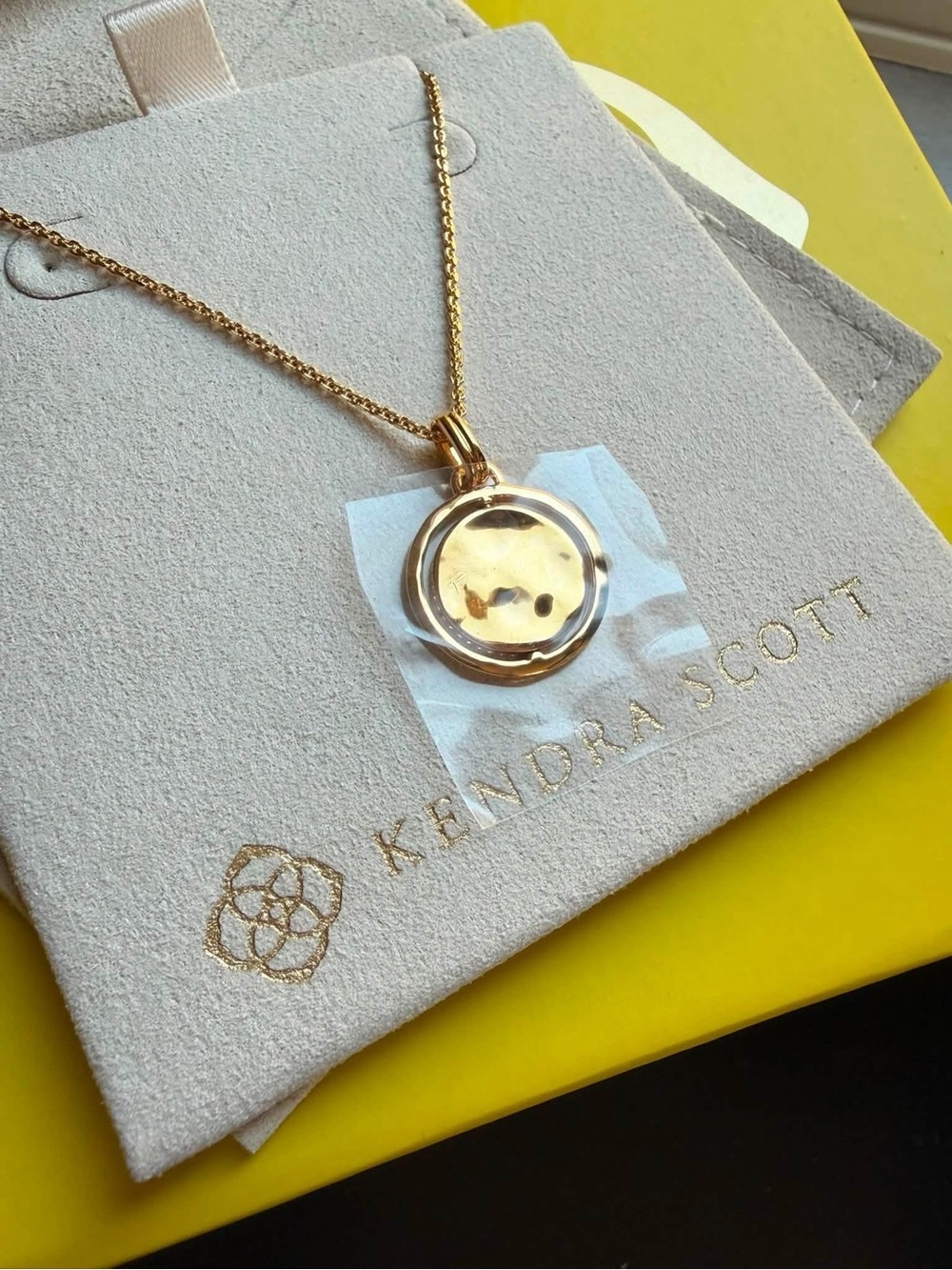 Kendra Scott 18k gold vermeil Spinning Hammered pendant